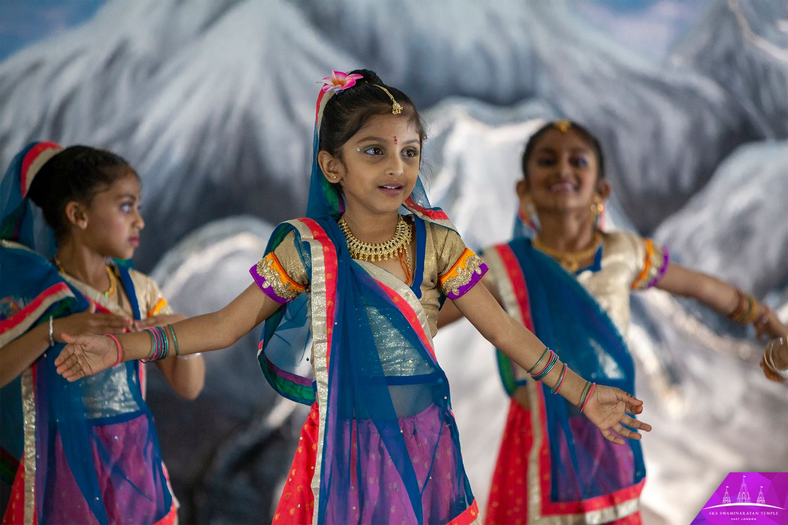 ©1987-2017 SKS Swaminarayan Temple East London